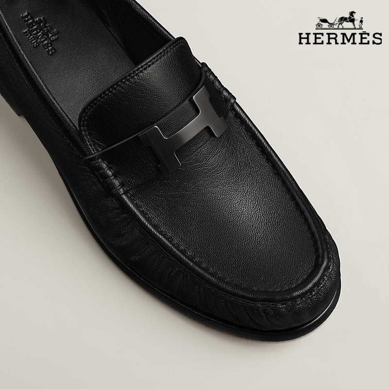 Herm¨¨s Black Leather Loafer with H Buckle