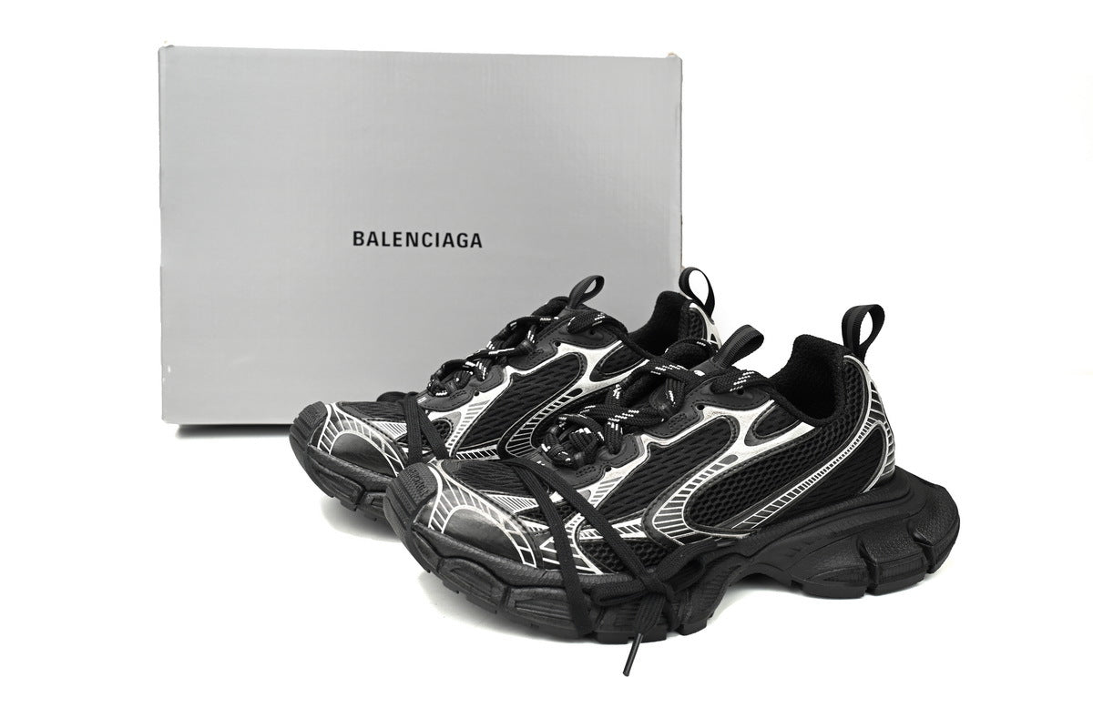 Balenciaga 3XL men's shoes Track Sneaker ¨C Low-Top Chunky Sole  balenciaga runners  Black and White